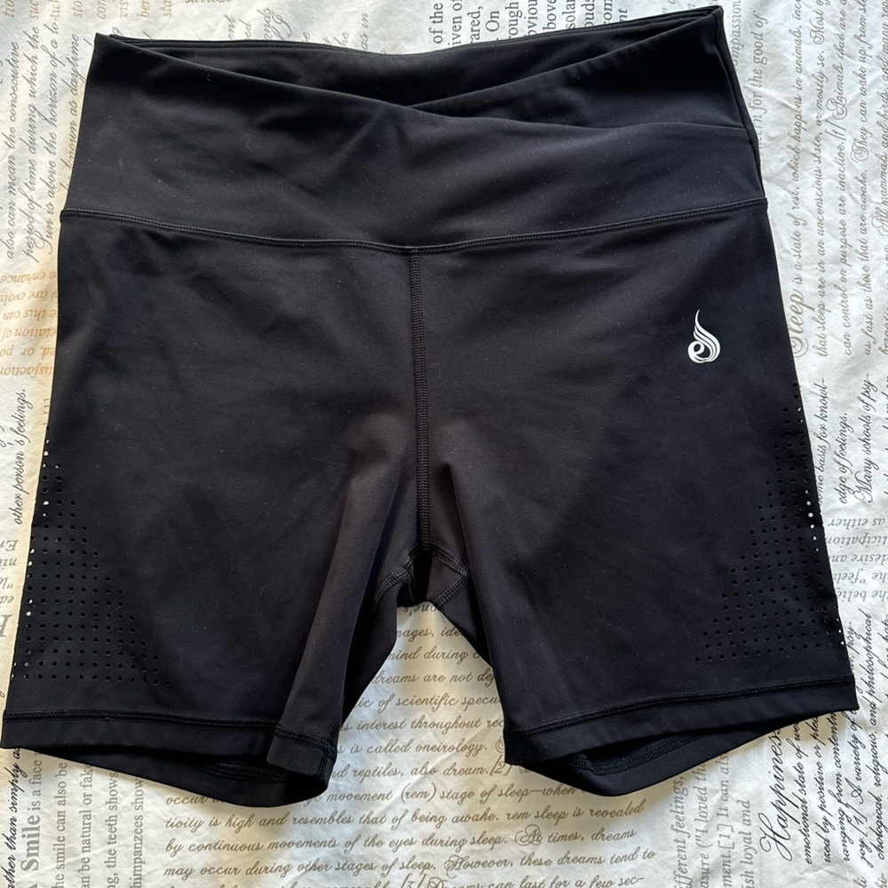 Ryderwear Black High-Waisted biker shorts medium